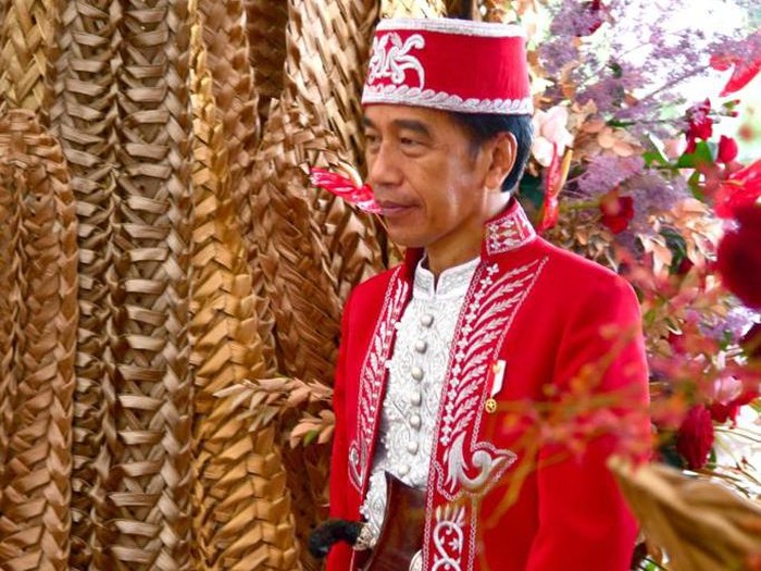 Jokowi Kenakan Baju Adat Dolomani dari Buton di Upacara HUT ke-77 RI (Foto: Muchlis Jr - Biro Pers Sekretariat Presiden) Jokowi Kenakan Baju Adat Dolomani dari Buton di Upacara HUT ke-77 RI (Foto: Muchlis Jr - Biro Pers Sekretariat Presiden)