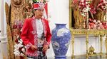 Potret Jokowi Pakai Baju Adat Dolomani Buton di Upacara HUT ke-77 RI