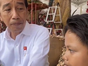 Pesan Jokowi untuk Farel Prayoga: Nyanyi Boleh, Tapi Jangan Lupa Belajar!
