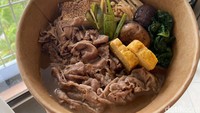 Untuk porsinya tak perlu diragukan lagi, karena royal dan hidangan pelengkapnya banyak. Bahkan bisa disantap untuk 1-2 orang. Foto: detikFood