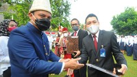 Dalam kesempatan tersebut Nixon memberikan penghargaan karya satya bhakti dan karya purna bhakti kepada para pegawai sesuai masa baktinya, termasuk penghargaan purna bhakti yang diberikan kepada sejumlah pejabat BTN yang saat ini menjabat sebagai direksi perseroan maupun direksi pada BUMN lain.