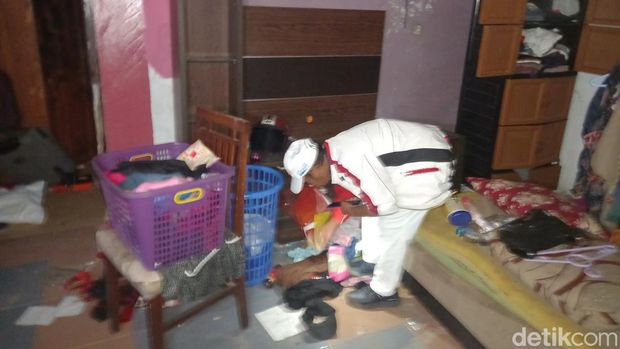 Kondisi dalam rumah TKP pembunuhan di Subang.
