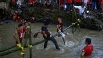 Meriah Banget Lomba 17an di Berbagai Daerah: Gebuk Guling sampai Kejar Bebek