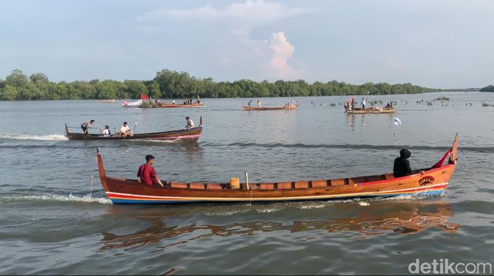 Lomba balap sampan di Belawan