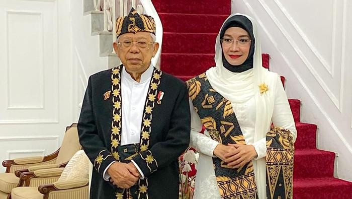 Wakil Presiden (Wapres) Ma’ruf Amin menggunakan pakaian adat Provinsi Banten di upacara HUT ke-77 RI.