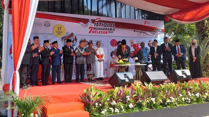 Masjid Istiqlal Jakarta Pusat menggelar potong tumpeng kemerdekaan dan sejumlah perlombaan HUT ke-77 RI.
