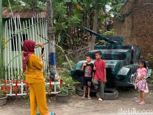 HUT ke-77 RI, Desa Kolam Dihiasi dengan Miniatur Tank-Pesawat