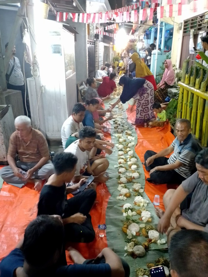 Masyarakat Pecinta Golkar (MPG) menggelar Doa Kemerdekaan Memperingati HUT Republik Indonesia ke-77 sekaligus mendoakan Bambang Soesatyo. Jadi apa tuh?