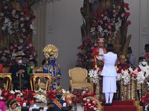 Melihat Lagi Momen-momen Upacara HUT ke-77 RI di Istana