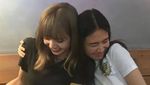 10 Momen Keren Niki Zefanya Saat Ngopi dan Makan Bareng Lisa BLACKPINK
