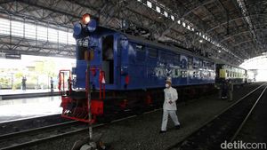 Nostalgia Naik Kereta Bersejarah Zaman Belanda