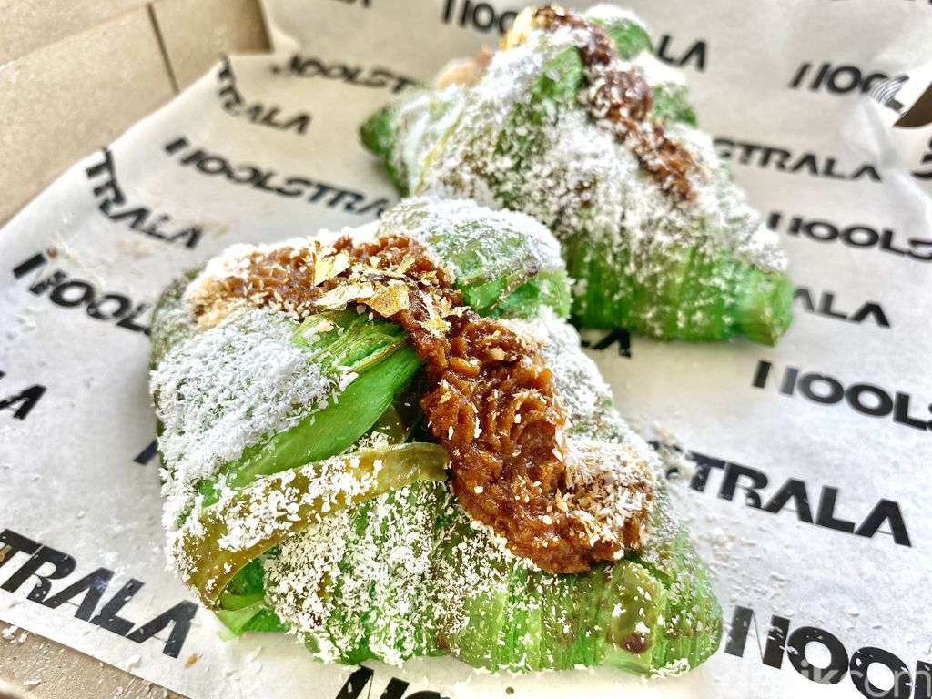 Pastry Rasa Indonesia, ada cinnamon roll topping klepon dan croissant dadar gulung