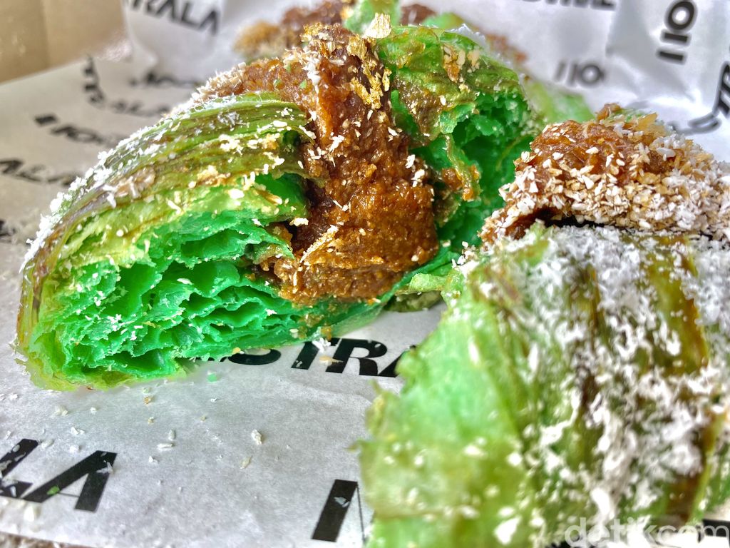 Pastry Rasa Indonesia, ada cinnamon roll topping klepon dan croissant dadar gulung
