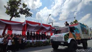 Potret Kemeriahan Pawai HUT ke-77 RI di Medan