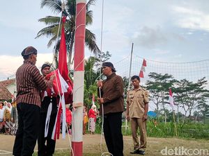 Bangganya Petani Kulon Progo Kibarkan Bendera Merah Putih Raksasa