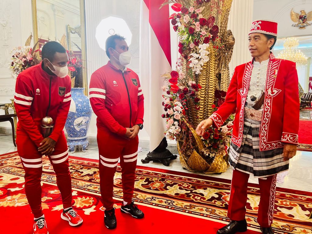 Presiden Jokowi menemui Timnas sepakbola U-16 pada 17 Agustus 2022. (Laily Rachev - Biro Pers Sekretariat Presiden)