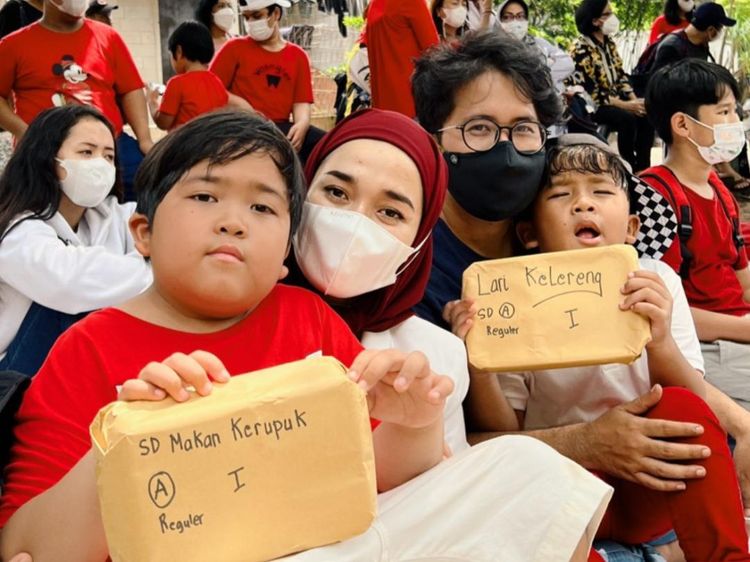 Adem Banget, Riri Fairus dan Ayus Kompak 17-an Bareng Banjir Doa Baik
