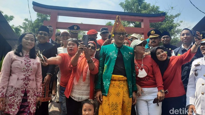 Sandiaga Uno Rayakan Kemerdekaan di Pulau Untung Jawa, Kepulauan Seribu.