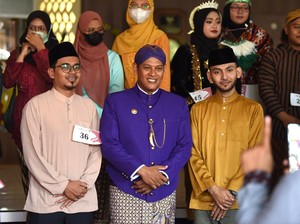 Santri Lirboyo Asal Malaysia-Thailand Ikut Upacara HUT RI di Kota Kediri