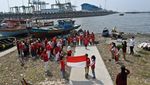 Semangat Anak-anak Pesisir Upacara HUT RI