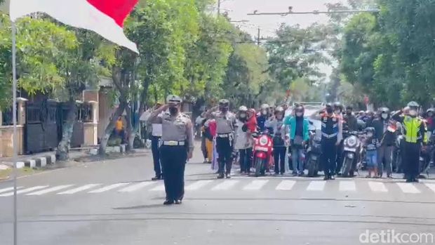 Sikap sempurna di Lamongan Sikap sempurna di Lamongan