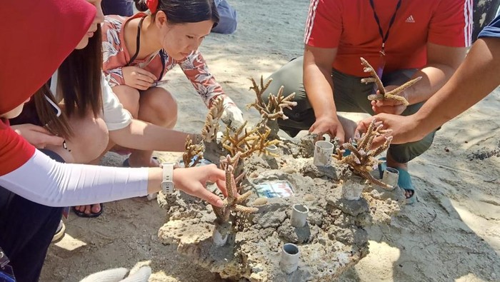 Merayakan kemerdekaan dengan Sustainable Race di Desa Laguna, Pulau Karang Bongkok, Kepulauan Seribu.