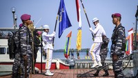 TNI AL secara serentak akan melakukan upacara pengibaran bendera merah putih di bawah laut di 77 lokasi yang dilaksanakan pada tanggal 17 Agustus 2022 dalam rangka memeriahkan HUT Kemerdekaan RI ke-77. ANTARA FOTO/M Risyal Hidayat