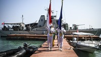 Kepala Staf Angkatan Laut Laksamana TNI Yudo Margono melalui surat perintah kepada seluruh jajarannya yakni prajurit Jalasena Samudera TNI Angkatan Laut, memerintahkan agar memeriahkan HUT ke-77 RI secara serentak. ANTARA FOTO/M Risyal Hidayat