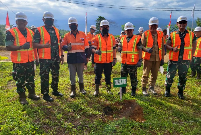 Pangdam XIV Hasanuddin Mayjen TNI Andi Muhammad meninjau Objek Vital Nasional (Obvitnas) dan Program Proyek Strategis Nasional (PSN) Smelter Nikel di Kolaka, Sulawesi Tenggara.