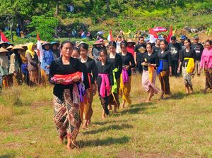 Menyaksikan Upacara Bendera Warga Samin di Pegunungan Kendeng