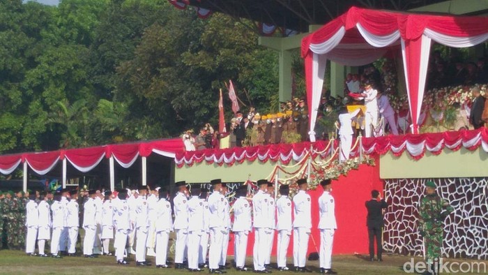 Upacara HUT ke-77 RI di Cimahi.