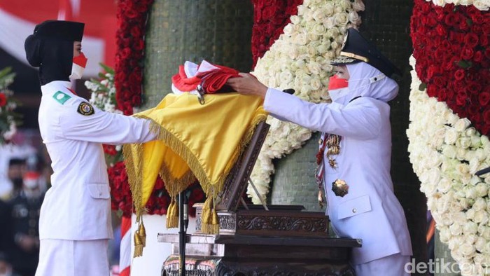 Upacara HUT RI di Grahadi
