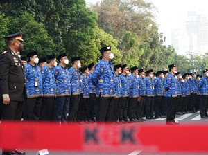 Pakai Seragam Korpri, Pegawai KPK Ikuti Upacara HUT Ke-77 RI