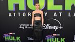 Otot Kekar Tatiana Maslany Sang She-Hulk