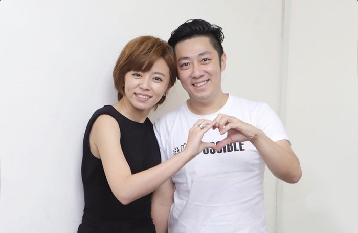 Ai Chen dan istrinya.