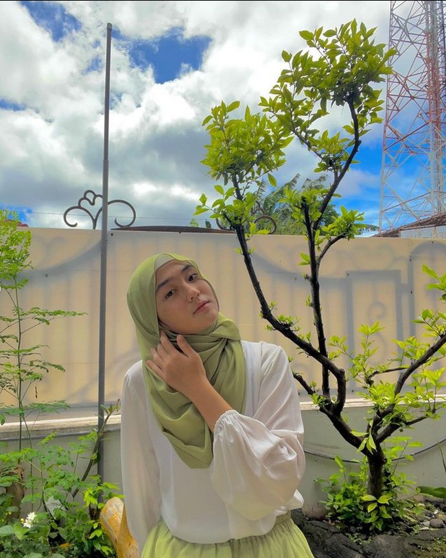 Meski tidak pernah bertugas sebagai paskibraka, Ayumi mengaku tertantang saat mendapat info tentang seleksi paskibraka. Menurut dia, seleksi paskibraka yang diikuti ini sangatlah ketat. Tidak hanya tes akademik, namun ketahanan tubuh juga menjadi penilaian utama untuk bisa lolos menjadi paskibraka ini. Saya bersyukur karena selama di sekolah taruna ini fisik saya juga tertempa. Sehingga ini menjadi bekal kemarin, ungkapnya. Foto: Dok. Instagram @yumi_asaki.