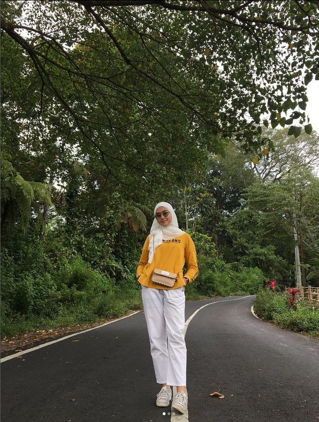 Amak Harun Alrosyid juga berharap siswinya tersebut dapat menjadi teladan dan inspirasi bagi siswa yang lain. Semoga kedepan muncul Ayumi-Ayumi yang lain supaya SMA Taruna Bhayangkara lebih berkibar, tukasnya. Foto: Dok. Instagram @yumi_asaki.