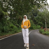 Amak Harun Alrosyid juga berharap siswinya tersebut dapat menjadi teladan dan inspirasi bagi siswa yang lain. Semoga kedepan muncul Ayumi-Ayumi yang lain supaya SMA Taruna Bhayangkara lebih berkibar, tukasnya. Foto: Dok. Instagram @yumi_asaki.