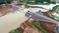 Bendungan Margatiga membendung aliran Sungai Way Sekampung di daerah hilir untuk dimanfaatkan sebagai pengairan Daerah Irigasi (DI) di Provinsi Lampung seluas 16.588 hektare, yakni DI Jabung kiri 5.638 hektare dan potensi DI Jabung kanan 10.950 hektare. Bendungan yang berlokasi di Desa Negeri Jemanten dan Desa Trisinar ini juga terintegrasi dengan dua bendungan lainnya yang berada wilayah hulu, yakni Bendungan Way Sekampung yang sudah diresmikan Presiden Joko Widodo pada 2 September 2021 dan Bendungan Batutegi yang sudah selesai 2004 silam.