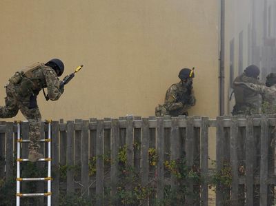 Dar-der-dor! Begini Tentara Inggris Latih Militer Ukraina Lawan Rusia