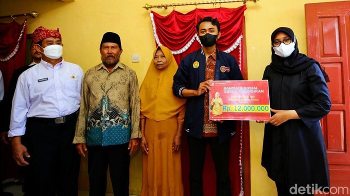 bupati ipuk berasiswa banyuwangi cerdas