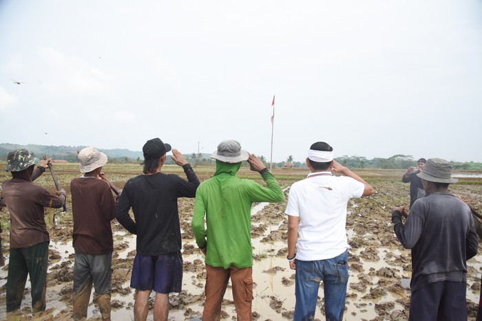 Dedi Mulyadi Upacara Bareng Petani