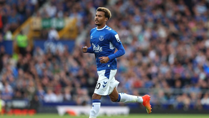 LIVERPOOL, ENGLAND - AUGUST 06: Dele Alli of Everton in action during the Premier League match between Everton FC and Chelsea FC at Goodison Park on August 06, 2022 in Liverpool, England. (Photo by Chris Brunskill/Fantasista/Getty Images)