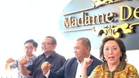 Selain Blue Bird, Elliana Wibowo juga menggugat mantan Kapolri Bambang Hendarso Danuri dan Kapolda Metro Jaya Irjen Fadli Imran karena dianggap melakukan perbuatan melawan hukum yang menghambat keadilan pihaknya.Foto: Anisa Indraini/detikcom