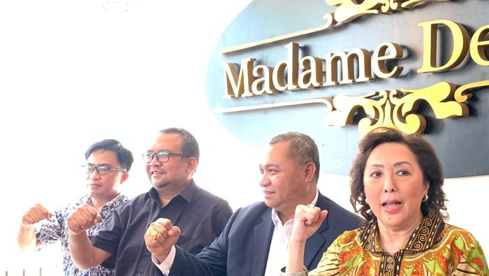 Elliana Wibowo, Penggugat Blue Bird Rp 11 triliun
