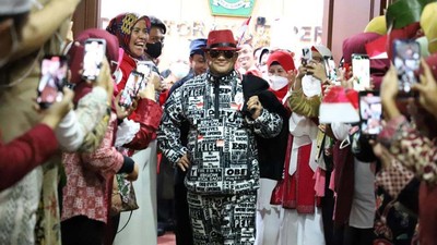 Fashion Show Meriahkan HUT ke-77 RI
