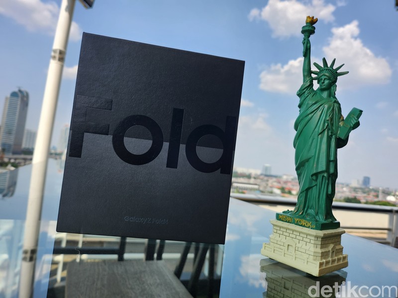 Samsung Galaxy Z Fold 4