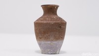 Jadi lebih dari 1.600 jiwa hilang ketika kapal dagang Tiongkok Tek Sing kandas di karang dan tenggelam di perairan Indonesia pada 1822.