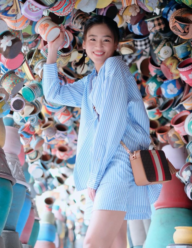 Setelah lulus dari JKT48 Haruka kini memilih untuk bersolo karier. Punya wajah yang imut, kamu mungkin tak akan percaya jika usianya sudah kepala 3. Foto: Instagram/@haruuuu_chan