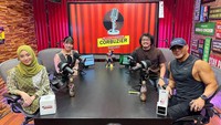 Namanya mencuri perhatian setelah tampil dalam Podcast Deddy Corbuzier bersama Nabila Ayu yang juga eks JKT48. Begini keseruan mereka saat di Podcast. Foto: Instagram @haruuuu_chan